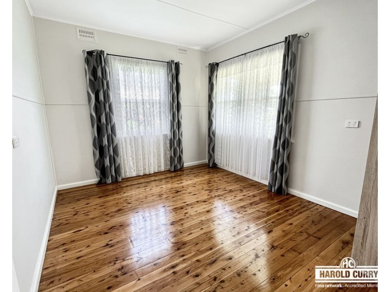 54 Pelham Street, Tenterfield NSW 2372
