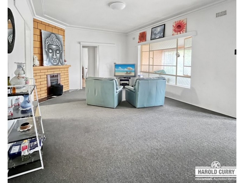 77 Cowper Street, Tenterfield NSW 2372