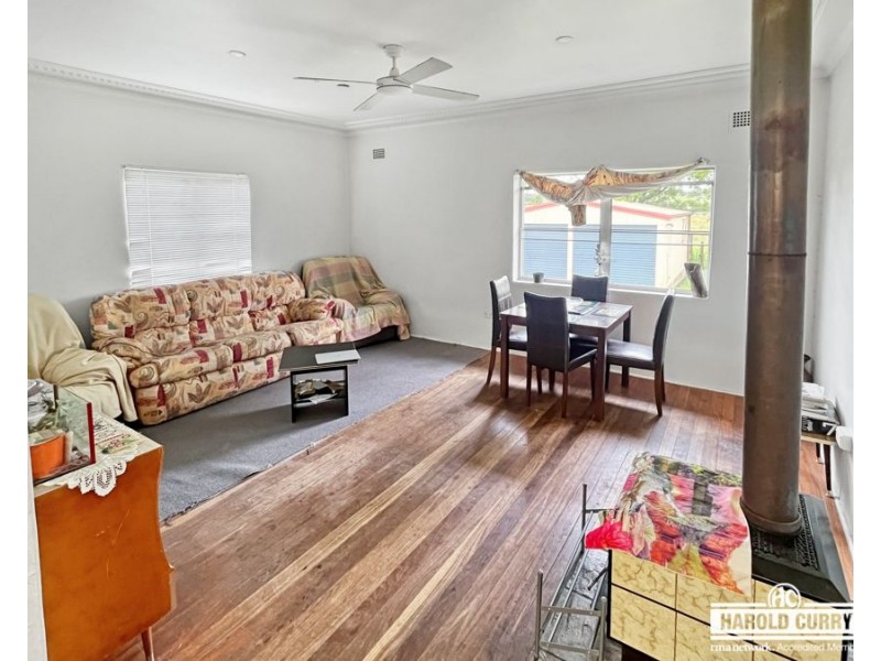 77 Cowper Street, Tenterfield NSW 2372