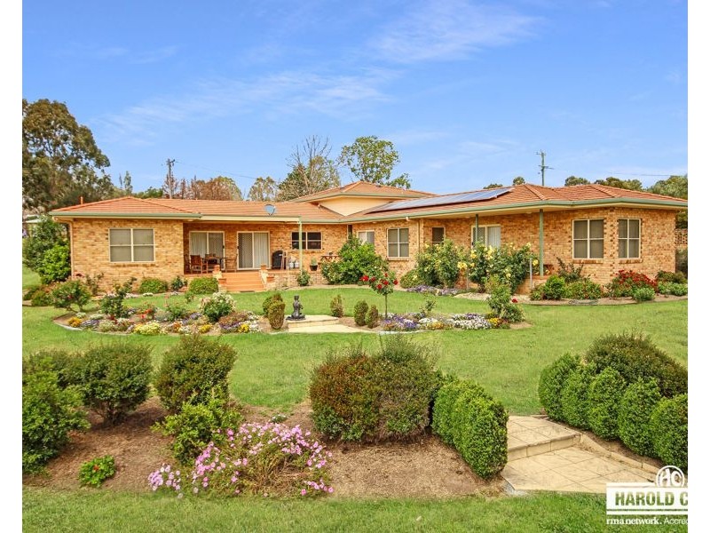 105 East Street, Tenterfield NSW 2372