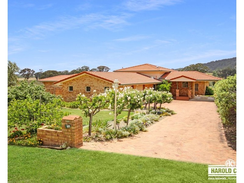 105 East Street, Tenterfield NSW 2372