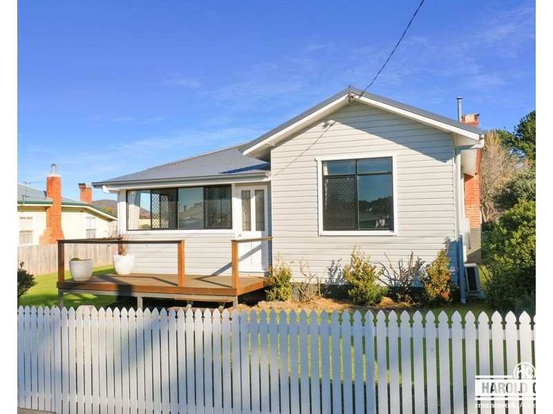 13 High Street, Tenterfield NSW 2372