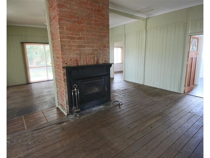 105 Martin Street, Tenterfield NSW 2372