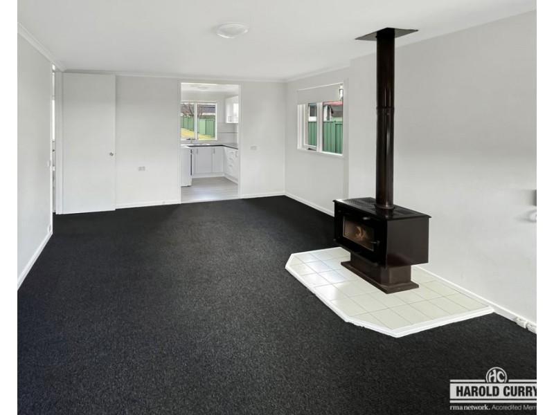 63 Logan Street, Tenterfield NSW 2372