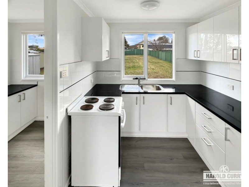 63 Logan Street, Tenterfield NSW 2372