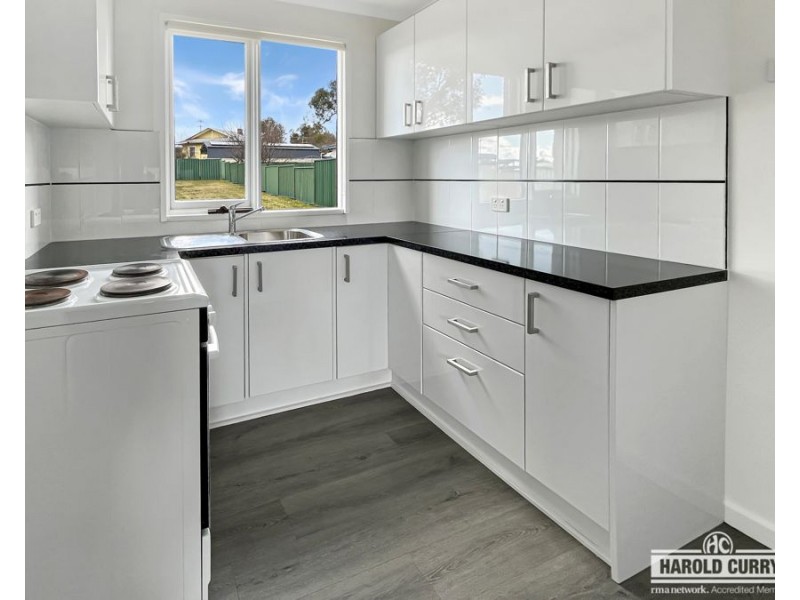 63 Logan Street, Tenterfield NSW 2372