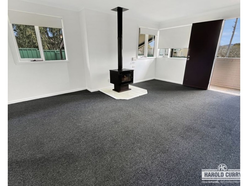 63 Logan Street, Tenterfield NSW 2372