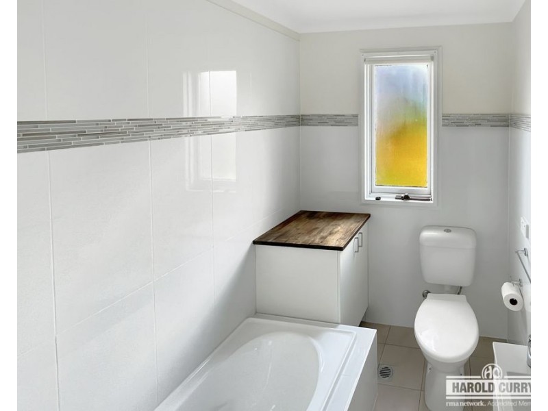 63 Logan Street, Tenterfield NSW 2372