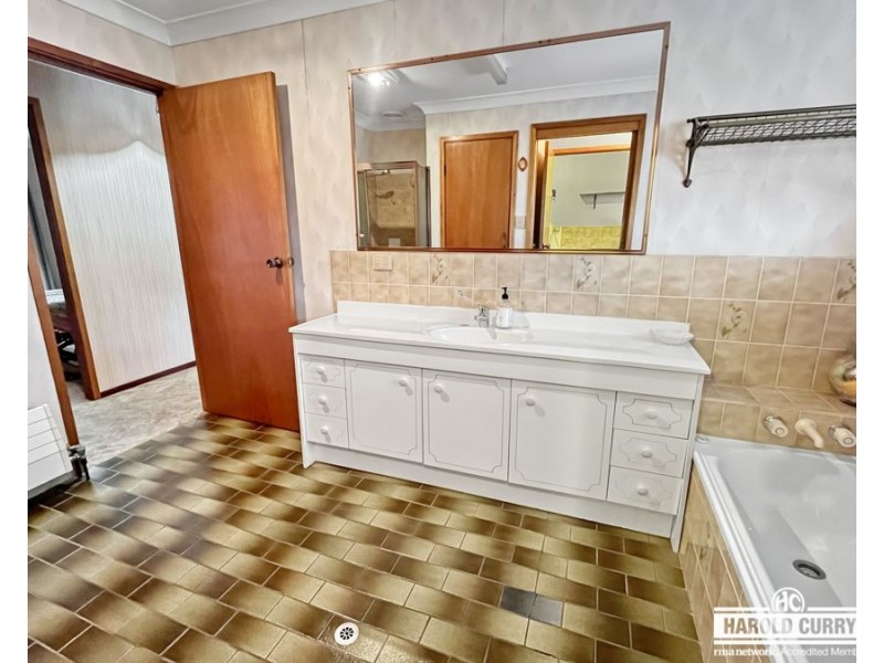 28 Neagles Lane, Tenterfield NSW 2372