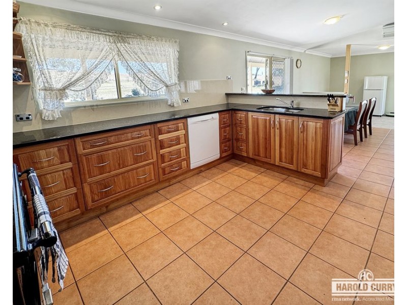 165 Roos Road, Tenterfield NSW 2372