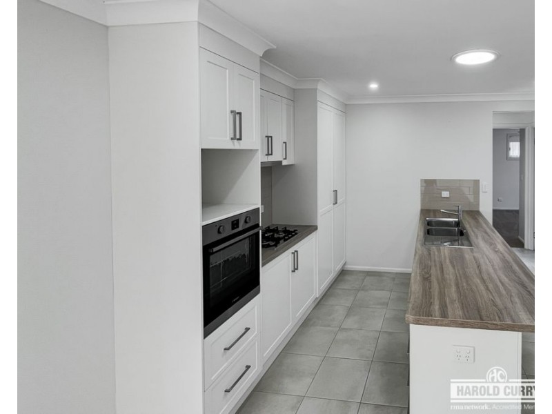 23 Parkes Drive, Tenterfield NSW 2372