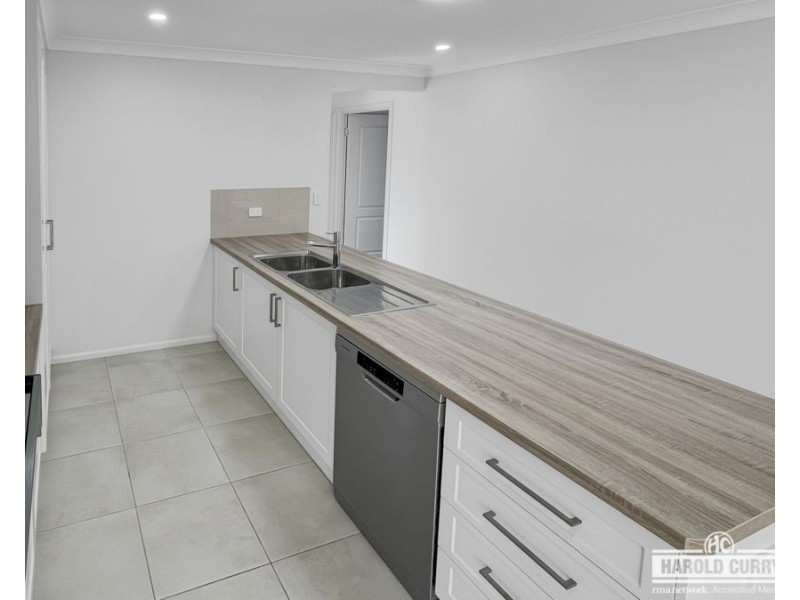 23 Parkes Drive, Tenterfield NSW 2372