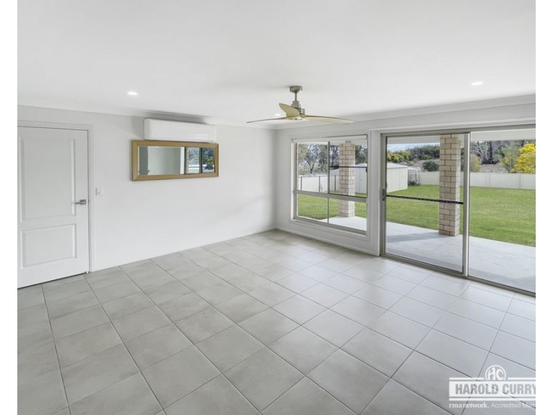 23 Parkes Drive, Tenterfield NSW 2372