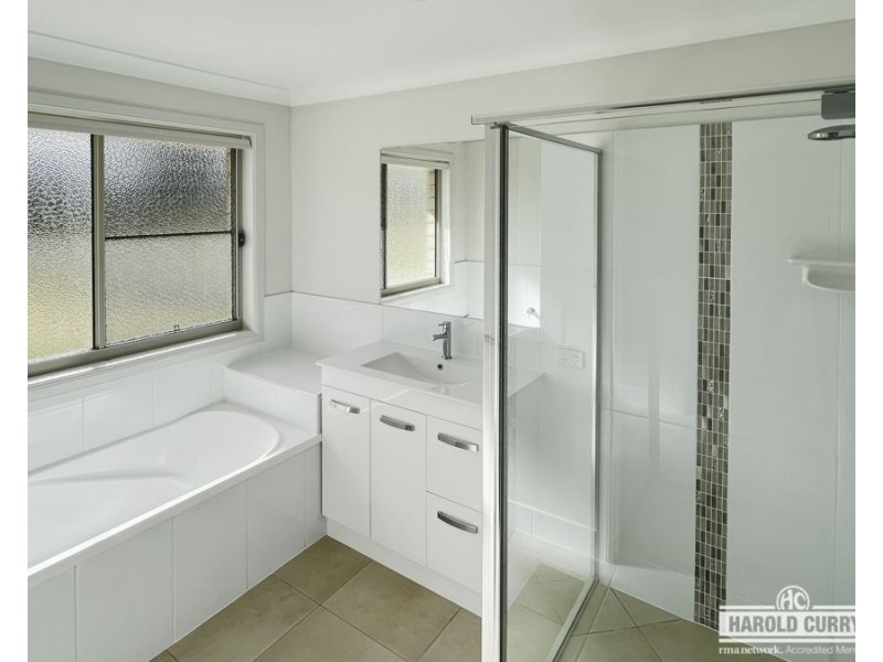 23 Parkes Drive, Tenterfield NSW 2372