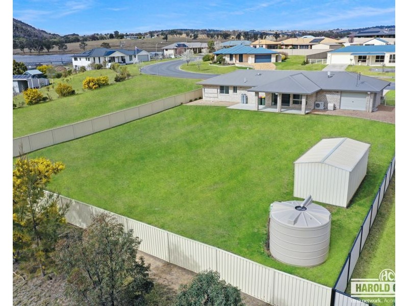23 Parkes Drive, Tenterfield NSW 2372