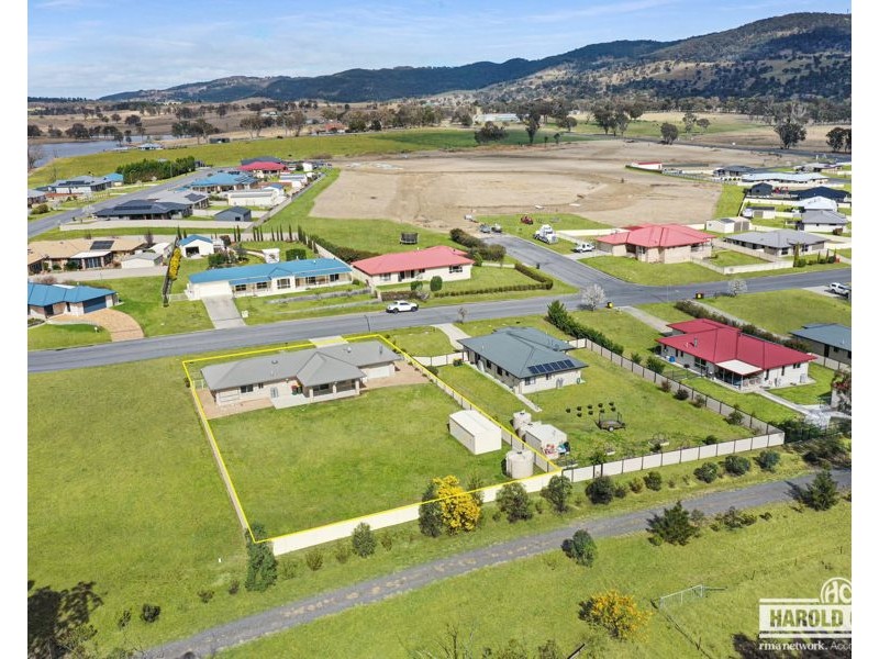 23 Parkes Drive, Tenterfield NSW 2372