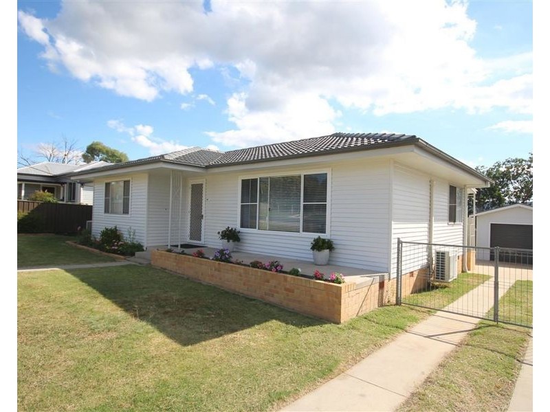 40 Logan Street, Tenterfield NSW 2372