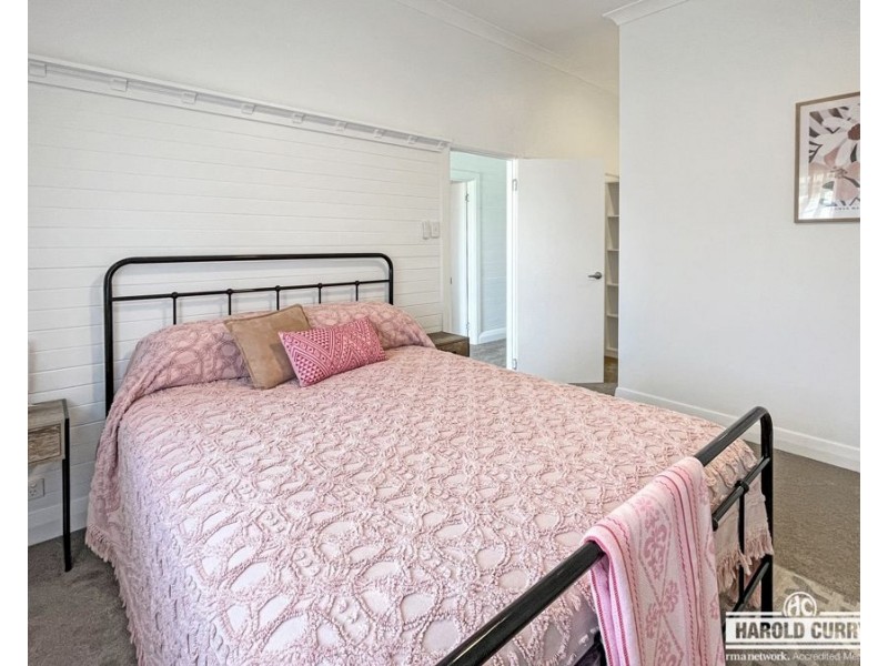 51 Molesworth Street, Tenterfield NSW 2372