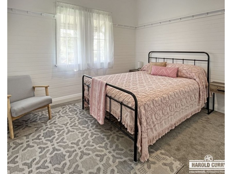 51 Molesworth Street, Tenterfield NSW 2372