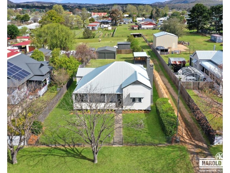 51 Molesworth Street, Tenterfield NSW 2372