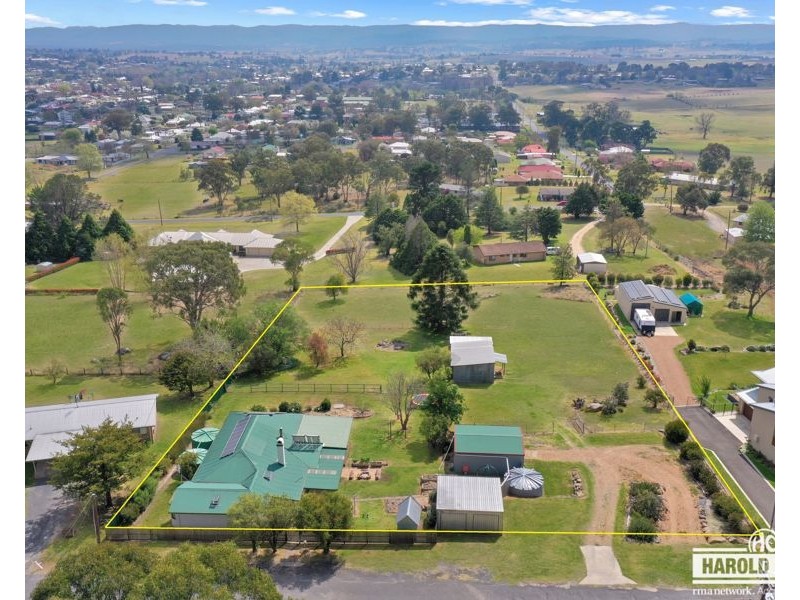 76 Derby Street, Tenterfield NSW 2372