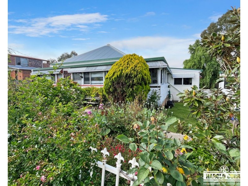 15 Clive Street, Tenterfield NSW 2372
