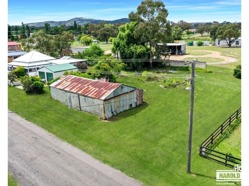 15 Clive Street, Tenterfield NSW 2372