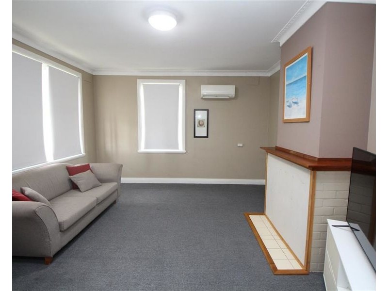 85 Cowper Street, Tenterfield NSW 2372