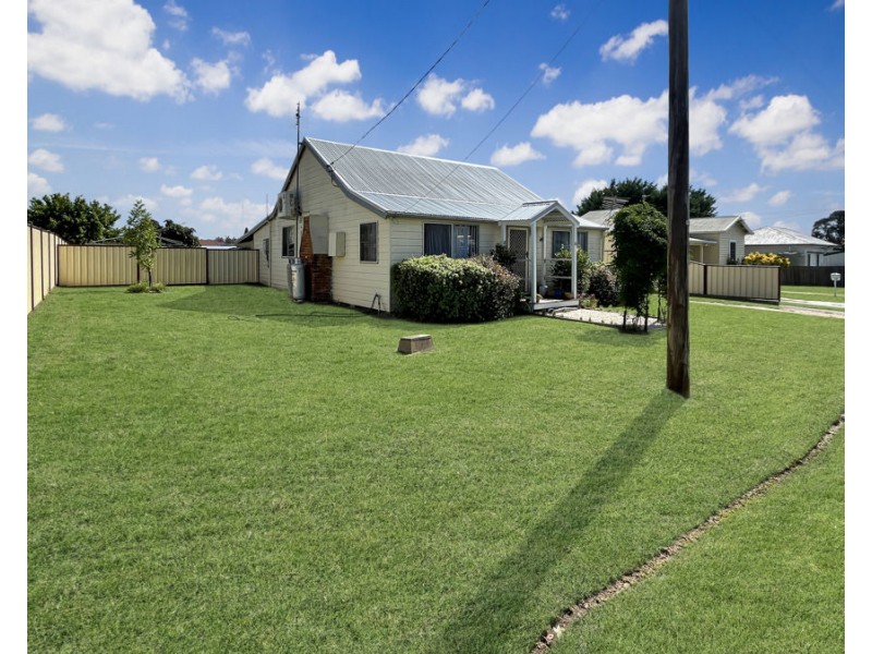 42 Margaret Street, Tenterfield NSW 2372
