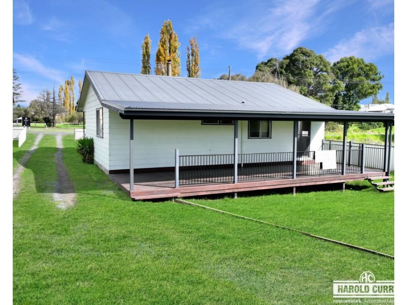 112 Petre Street, Tenterfield NSW 2372