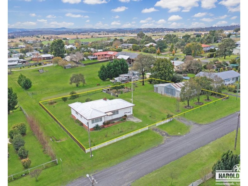 84 Martin Street, Tenterfield NSW 2372