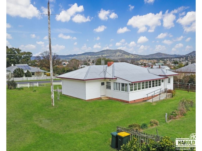 84 Martin Street, Tenterfield NSW 2372