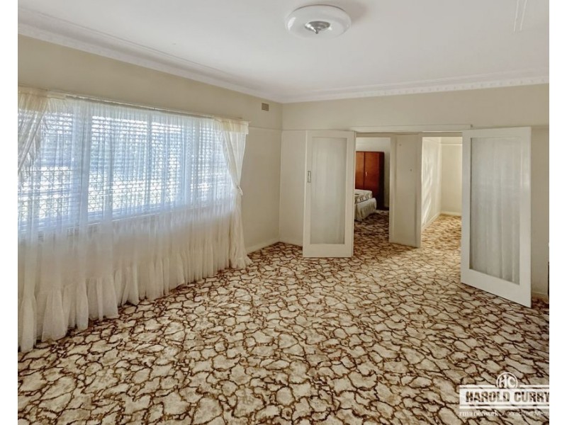 84 Martin Street, Tenterfield NSW 2372