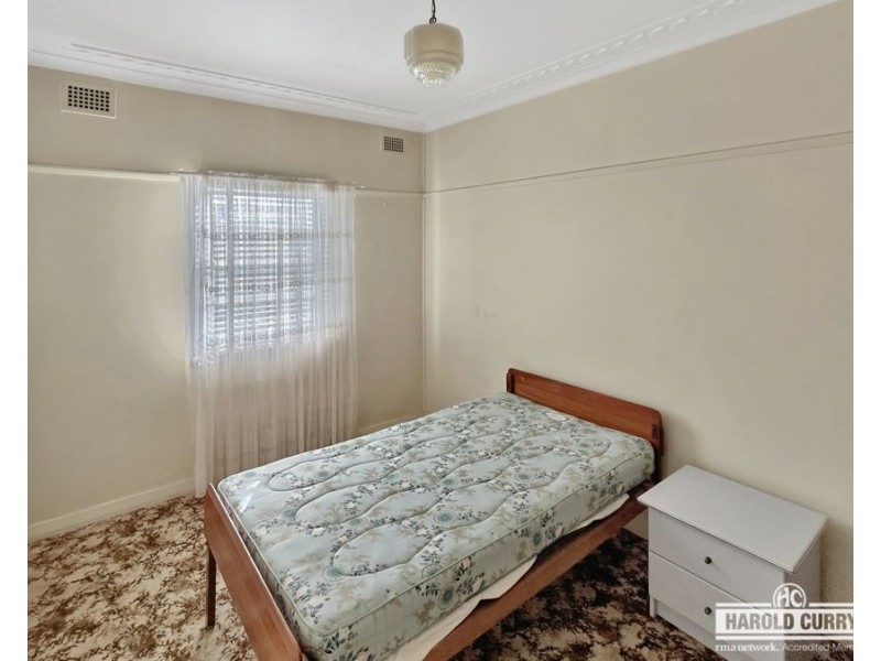 84 Martin Street, Tenterfield NSW 2372