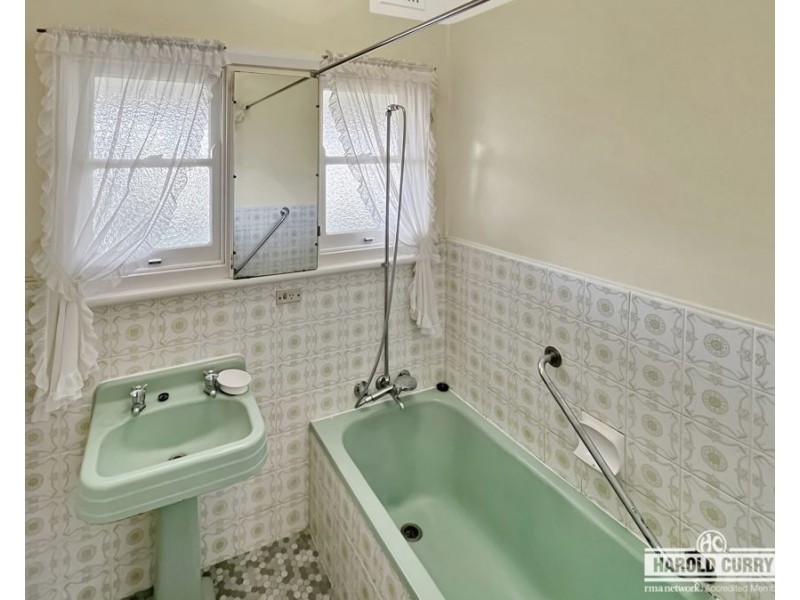 84 Martin Street, Tenterfield NSW 2372