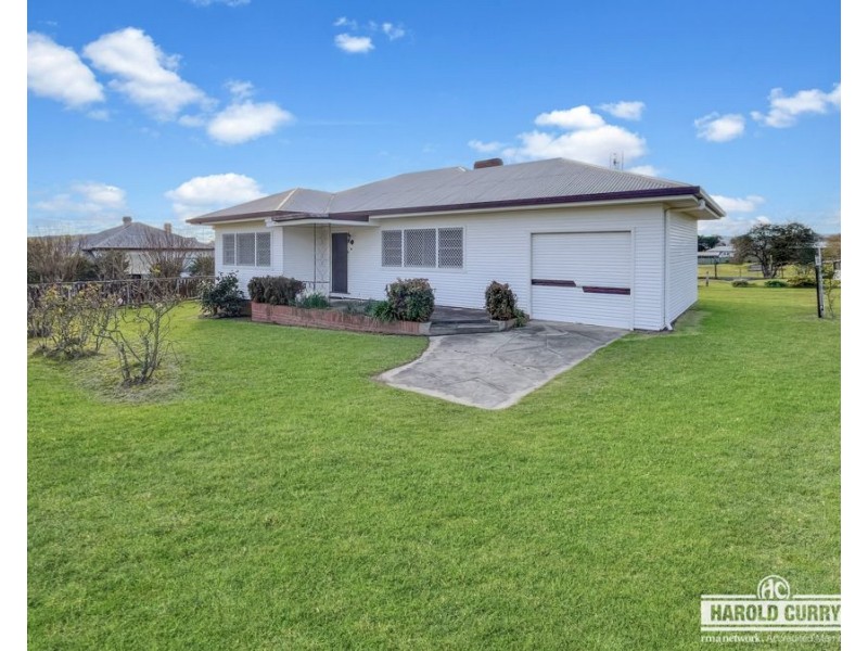 84 Martin Street, Tenterfield NSW 2372