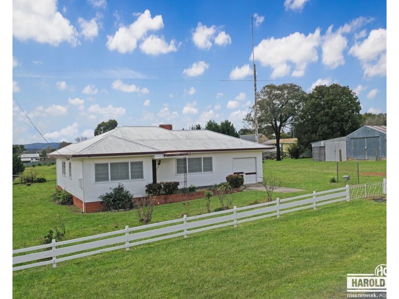 84 Martin Street, Tenterfield NSW 2372