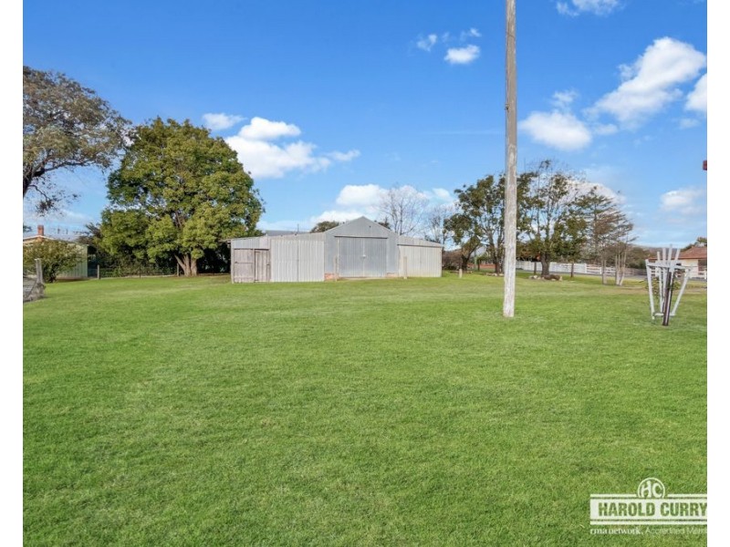 84 Martin Street, Tenterfield NSW 2372