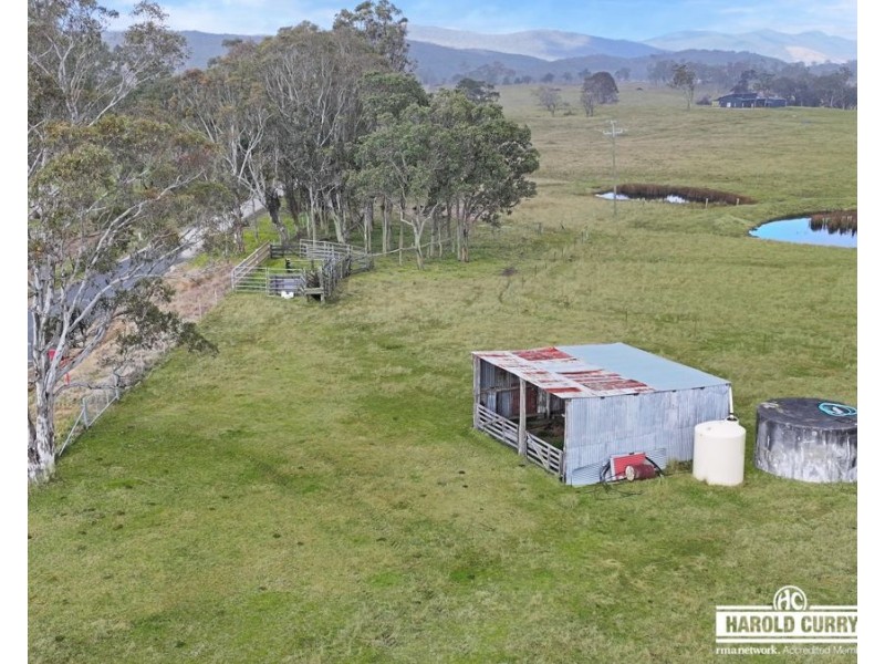 13 Snakes Valley Road, Tenterfield NSW 2372
