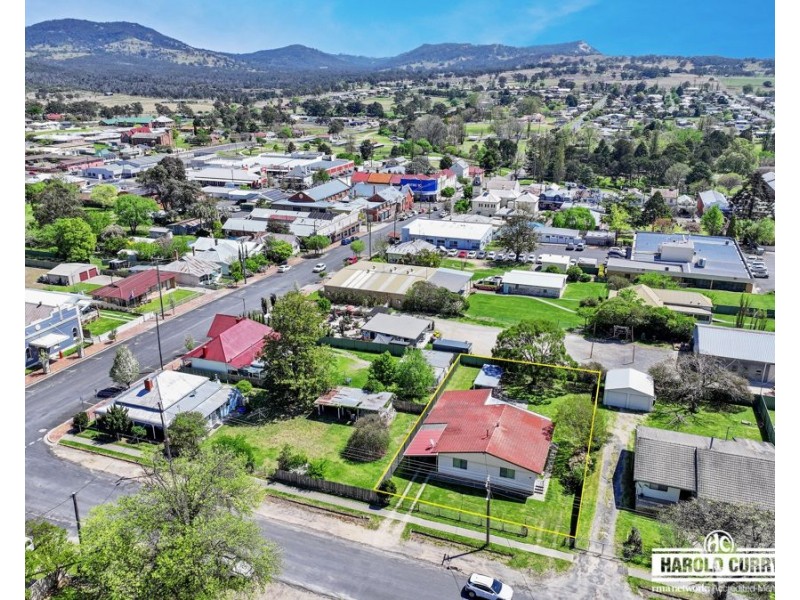 122 Logan Street, Tenterfield NSW 2372
