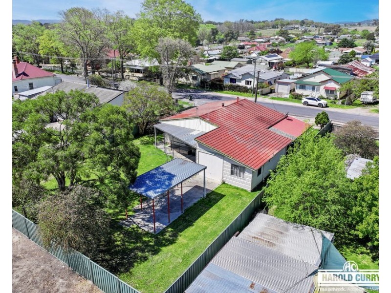 122 Logan Street, Tenterfield NSW 2372
