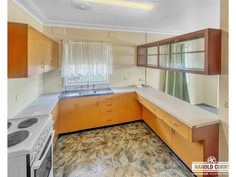 122 Logan Street, Tenterfield NSW 2372