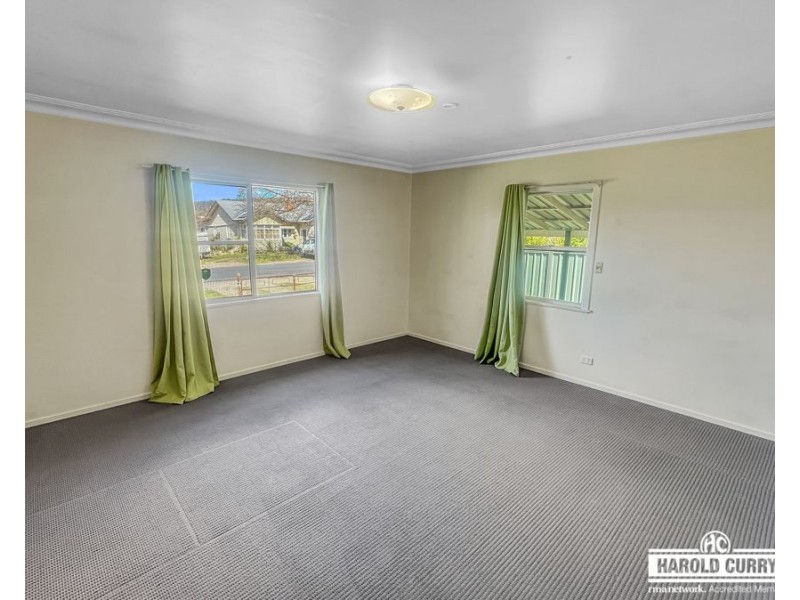 122 Logan Street, Tenterfield NSW 2372