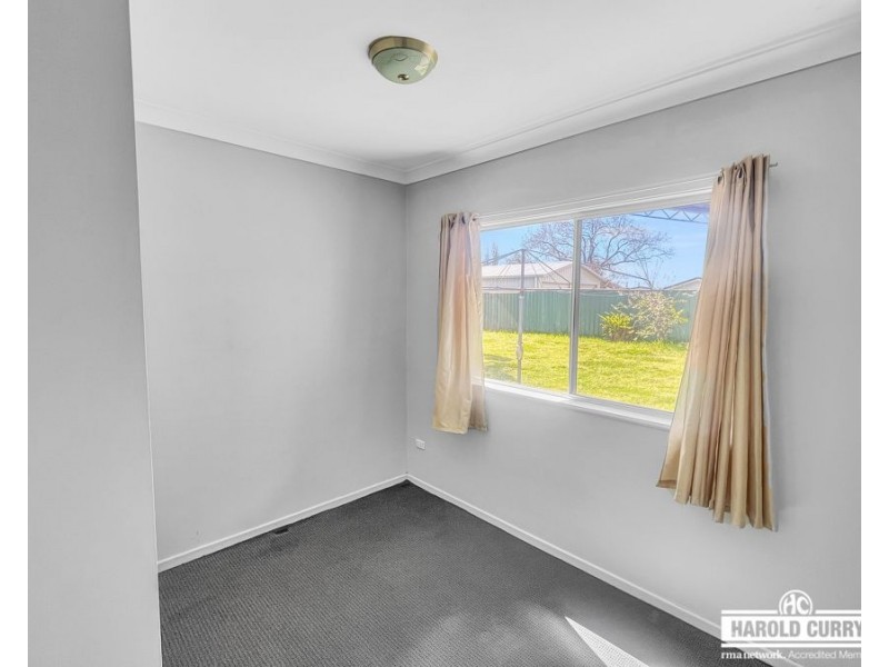 122 Logan Street, Tenterfield NSW 2372