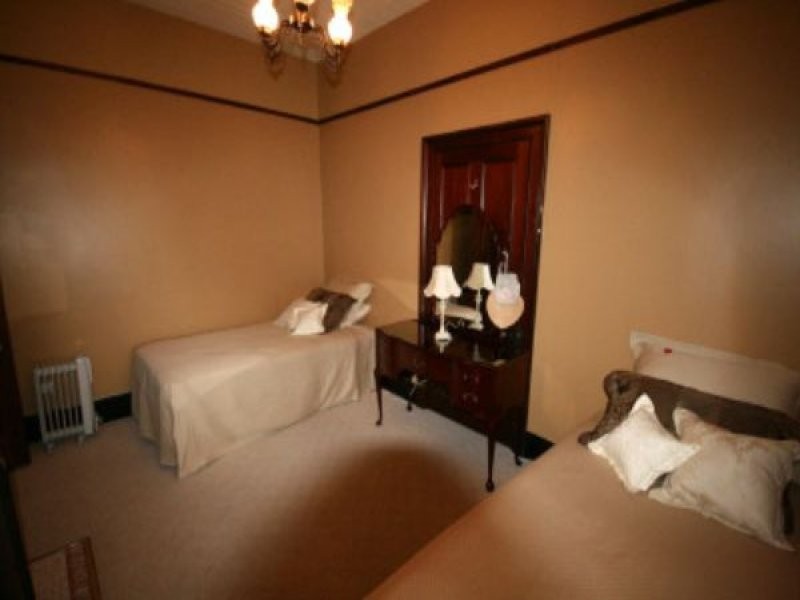 14 Clarence Street, Tenterfield NSW 2372