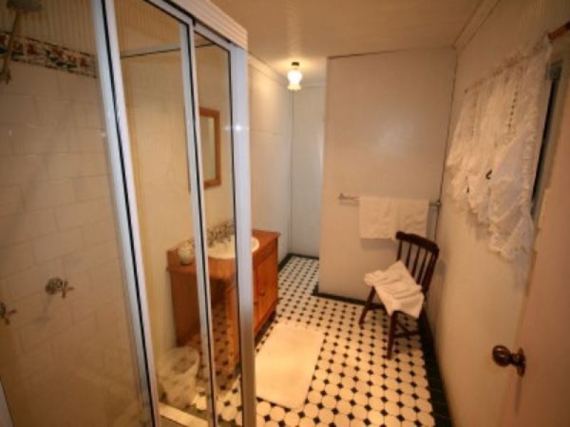 14 Clarence Street, Tenterfield NSW 2372