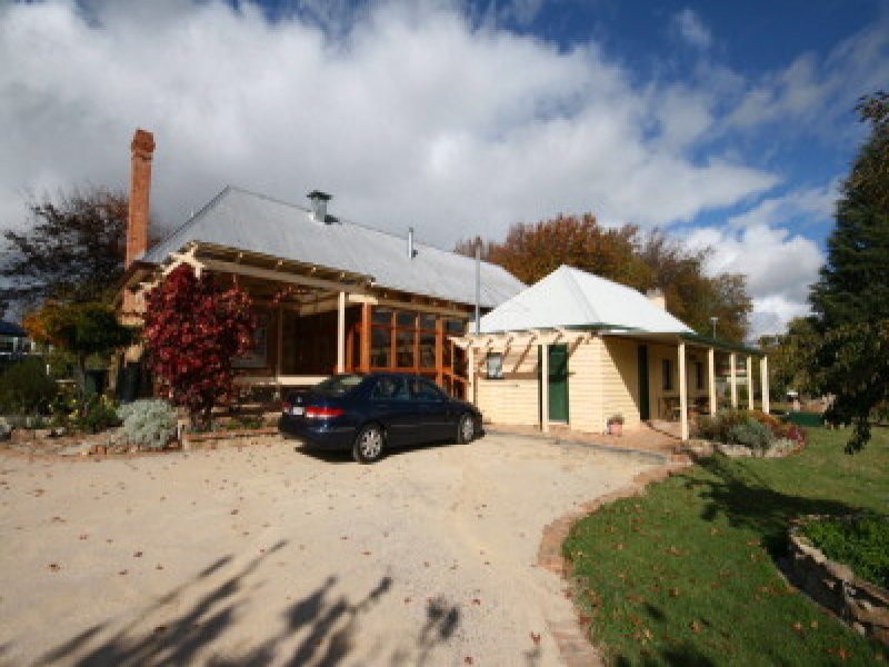 14 Clarence Street, Tenterfield NSW 2372