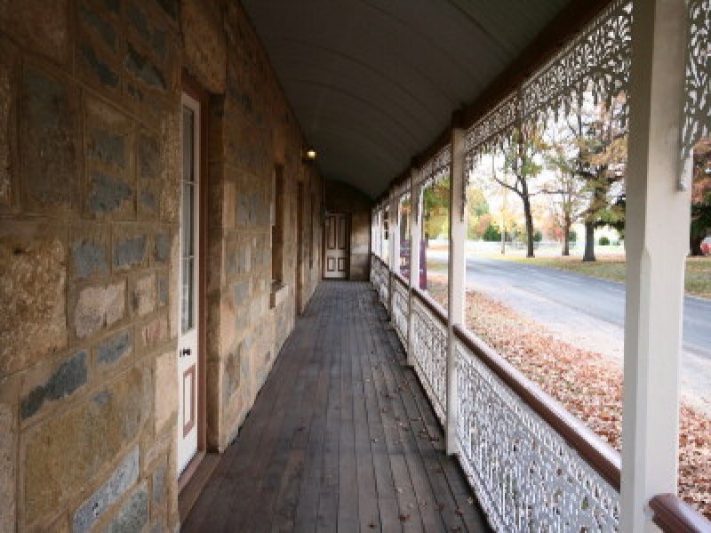 14 Clarence Street, Tenterfield NSW 2372