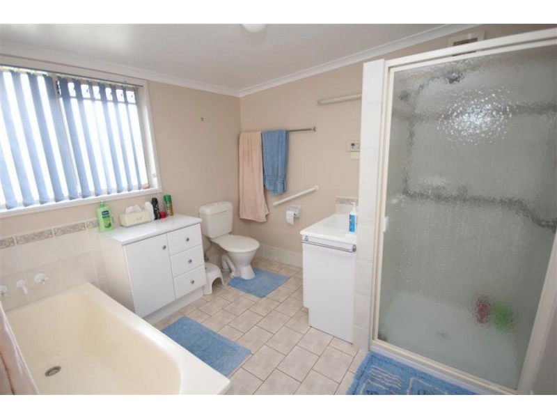 21 Douglas Street, Tenterfield NSW 2372