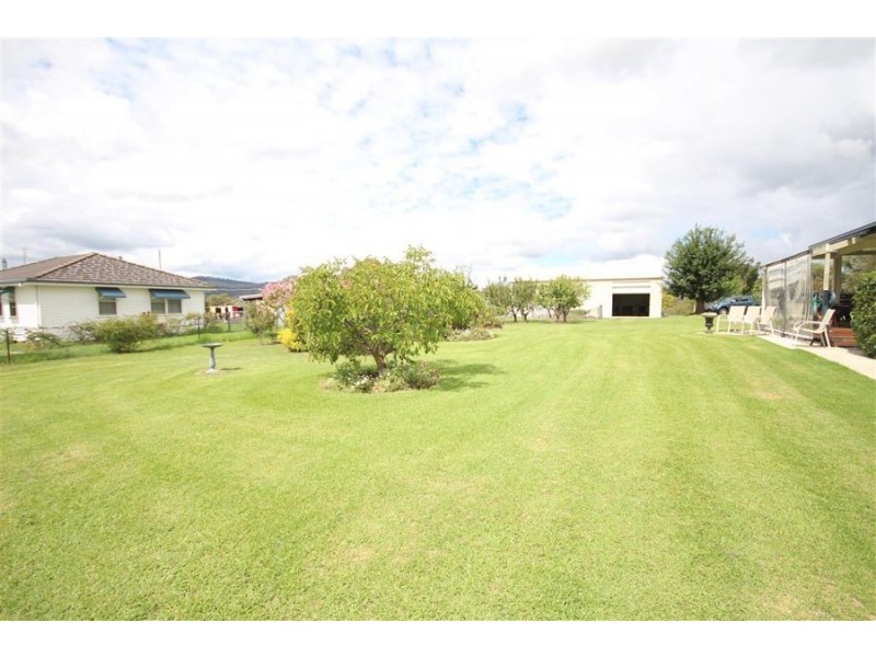 21 Douglas Street, Tenterfield NSW 2372